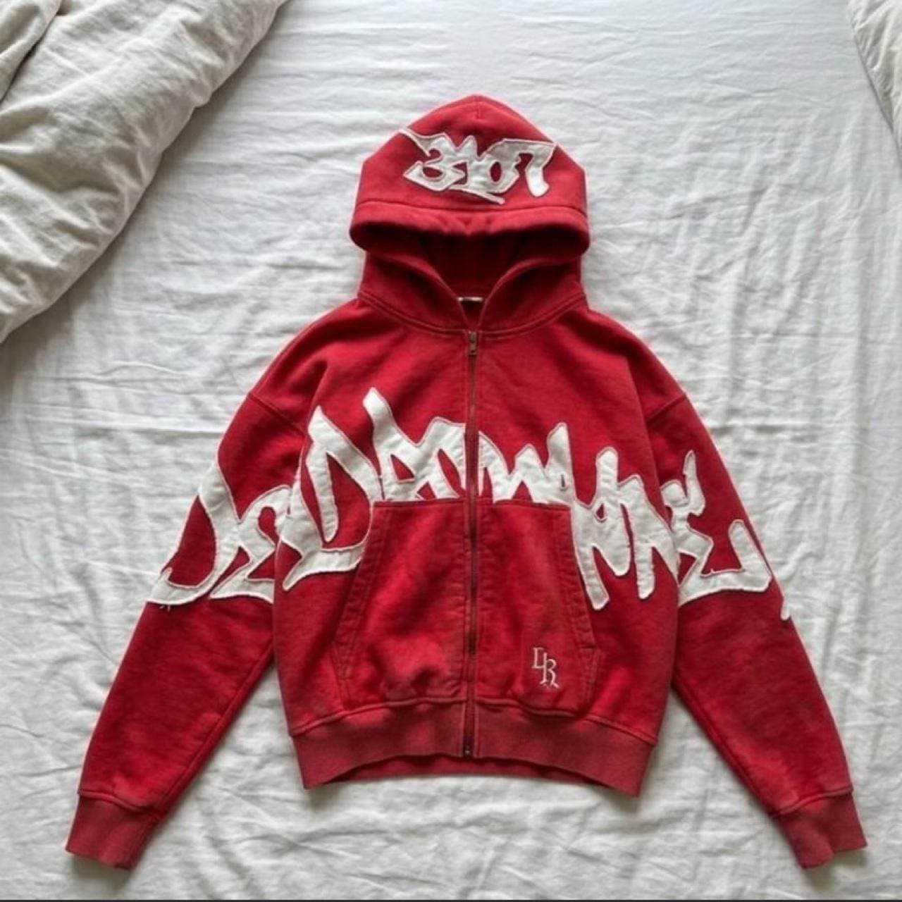 Vintage Style Red Zip-Up Hoodie – Graphic Appliqué Streetwea — Vibrant Red with White Accents